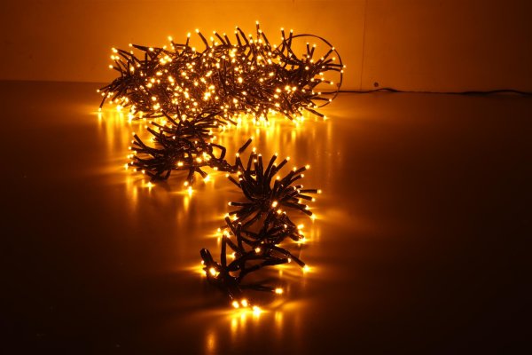 Cluster Lichterkette Weihnachtsbaumbeleuchtung Innen 560cm 768 leds 2300K  Warmweiß